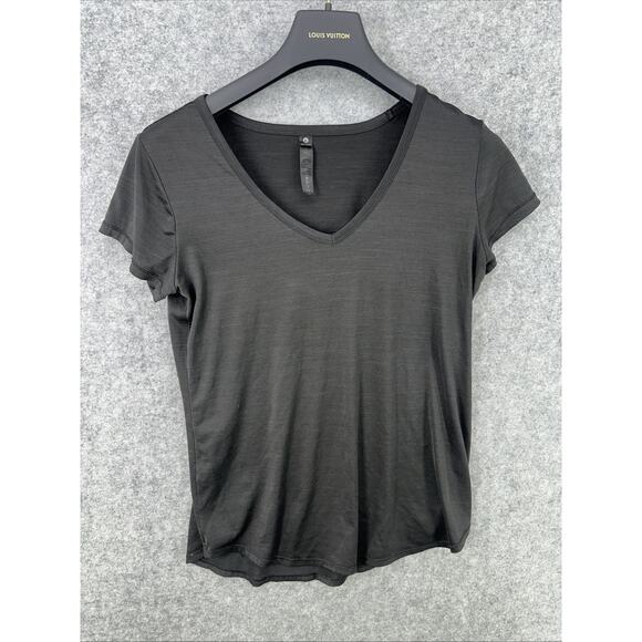 LOT OF 6 Pieces Womens Beach Theme Shirts Size Small - Billabong, Volcom, Hurley - Picture 4 of 14